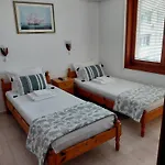 студиа мансарда ненови Apartment