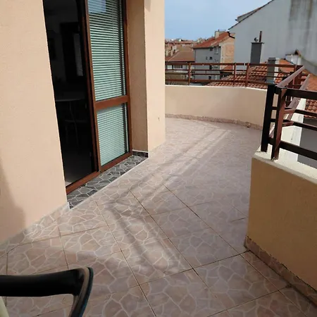 студиа мансарда ненови Apartment *