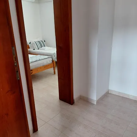 студиа мансарда ненови Apartment Pomorie