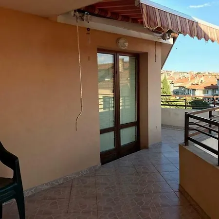 студиа мансарда ненови Apartment *